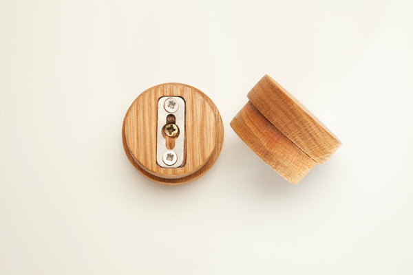 Oak wall knob