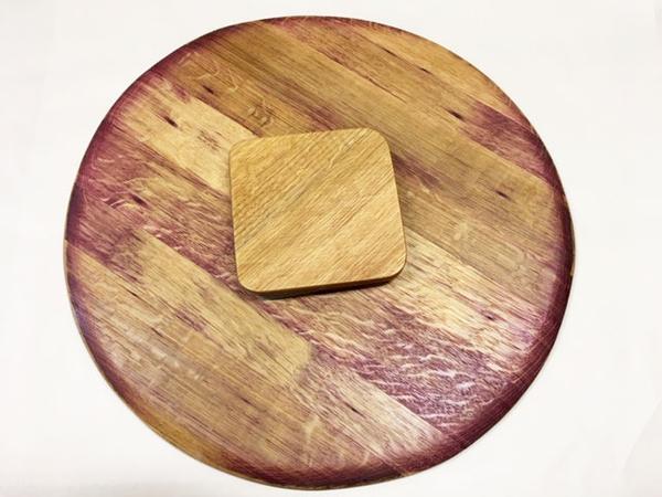 This is a lazy susan without condiments. This wooden turntable is made from recycled oak barrels. 